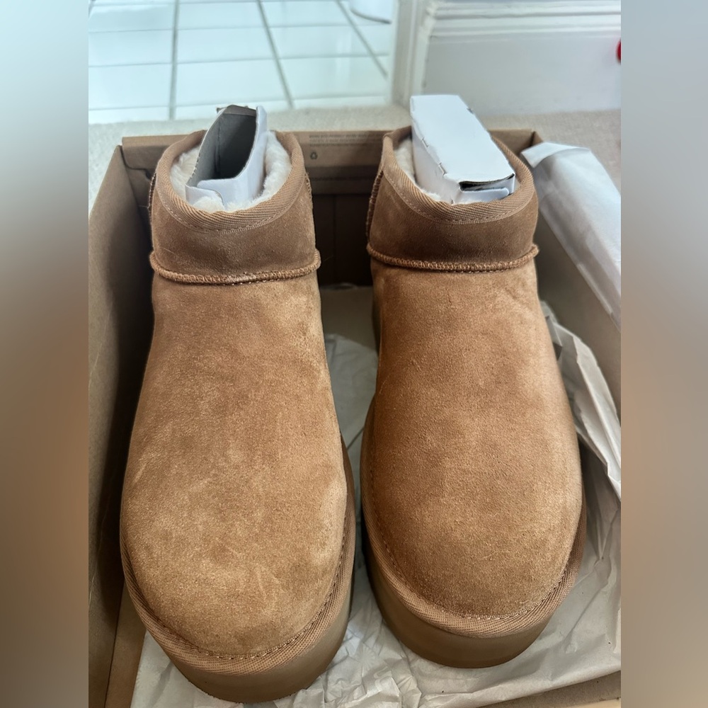 New Platform Chestnut Ultra Mini UGGs in Original Packaging!